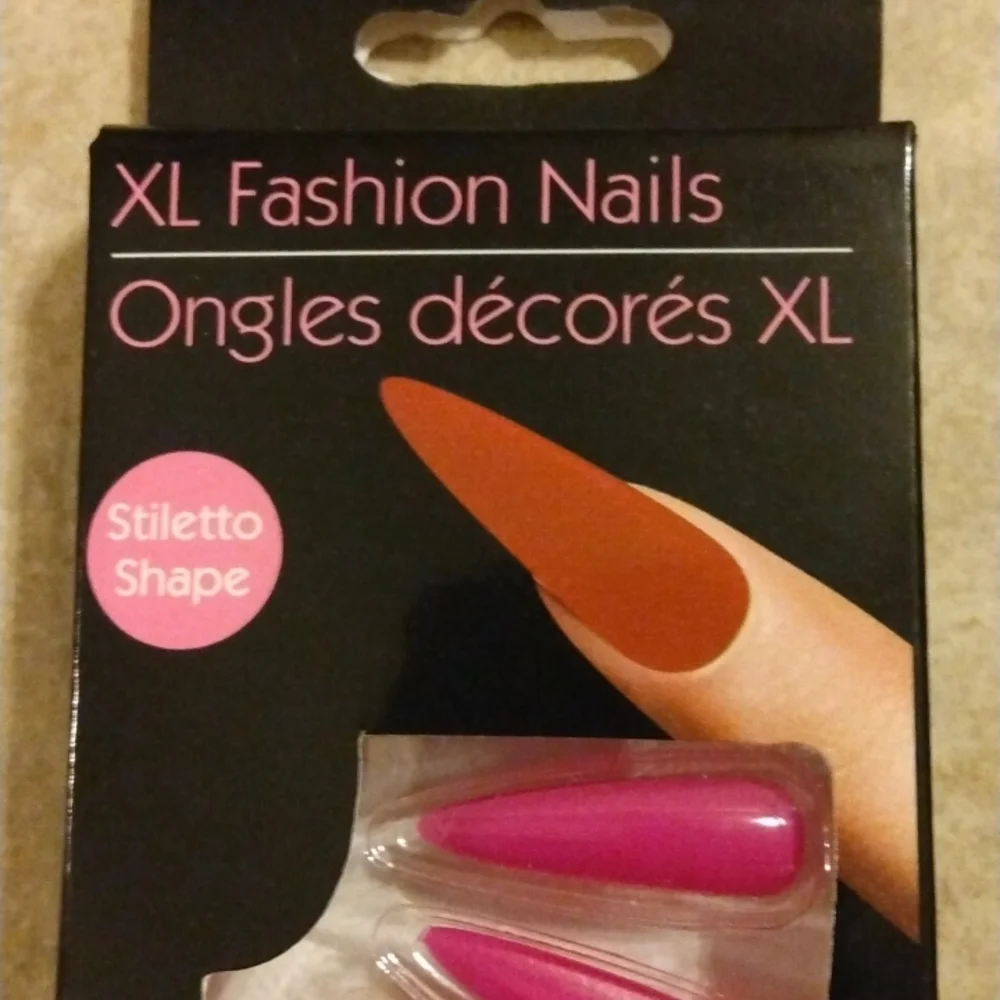 Faux nails - Picture 3 of 6
